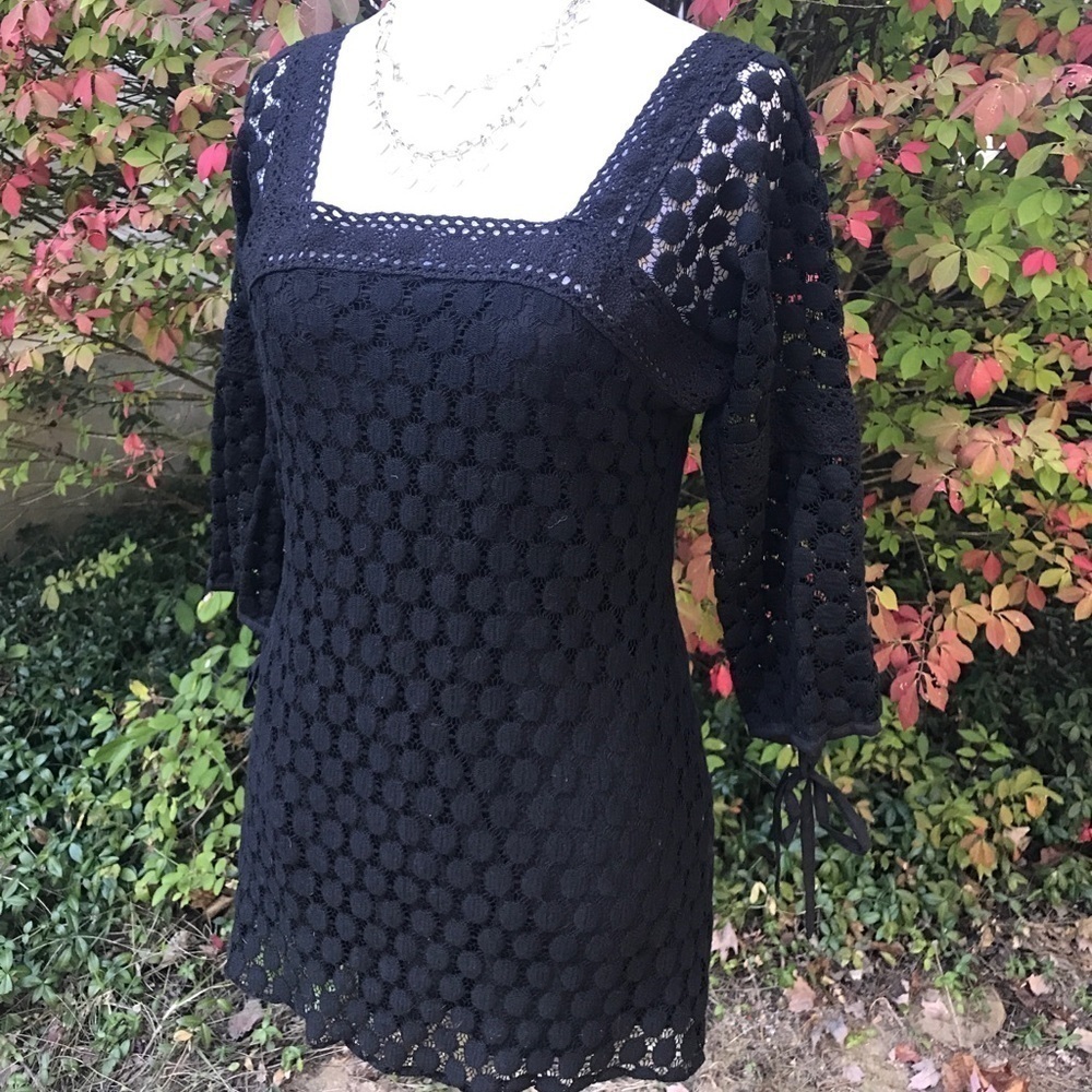Black square neck lace top w lining